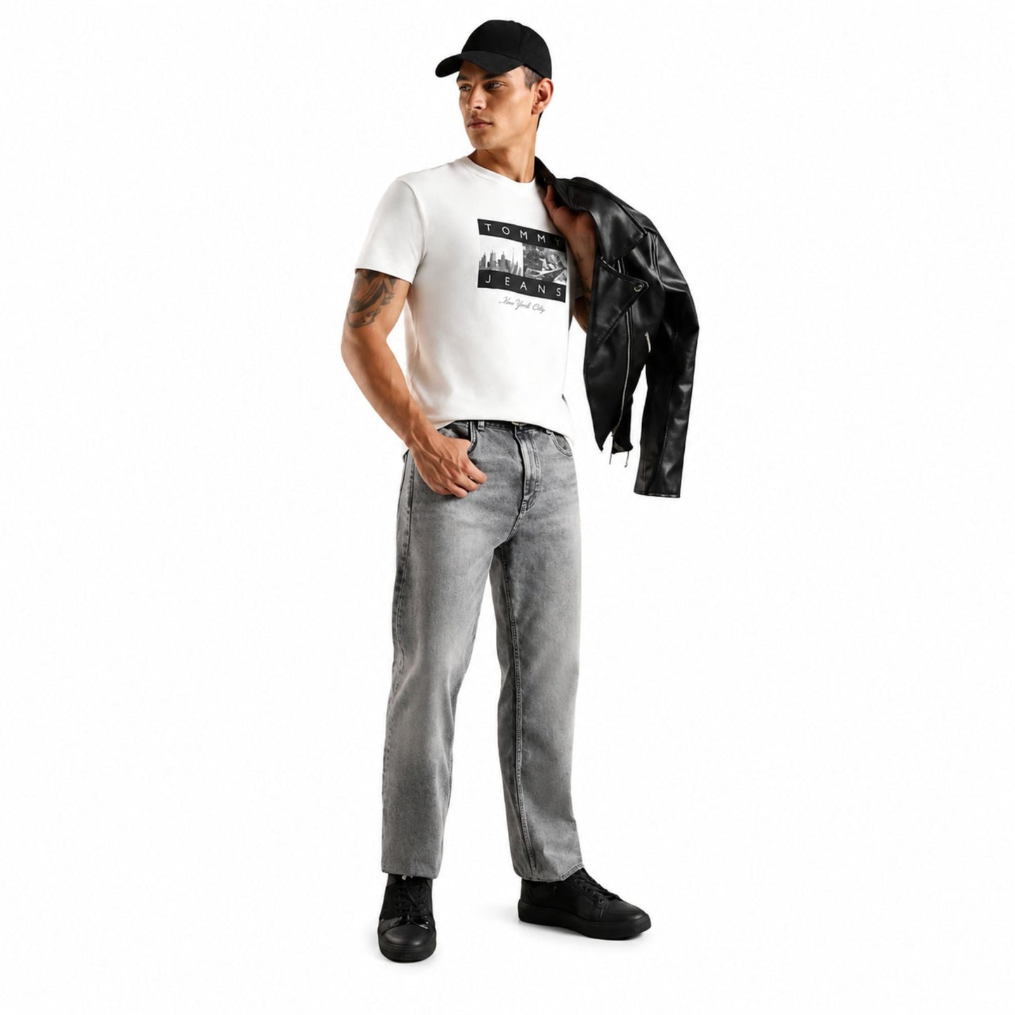 TOMMY HILFIGER Men Printed Crew Neck Pure Cotton T-Shirt - White