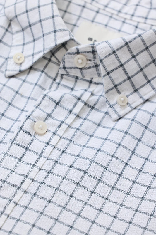 Snitch Men White Checkered Regular Fit Button Down Casual Shirt