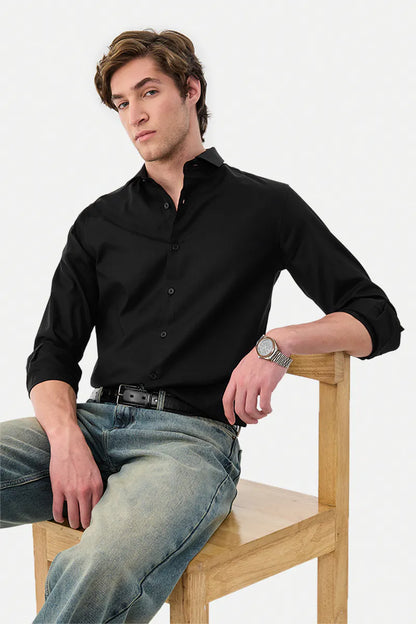 Snitch Men Black Slim Fit Solid Spread Collar Formal Shirt