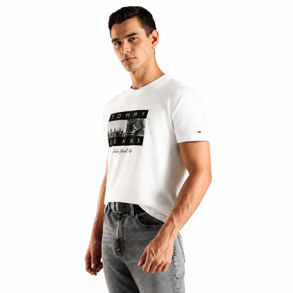 TOMMY HILFIGER Men Printed Crew Neck Pure Cotton T-Shirt - White
