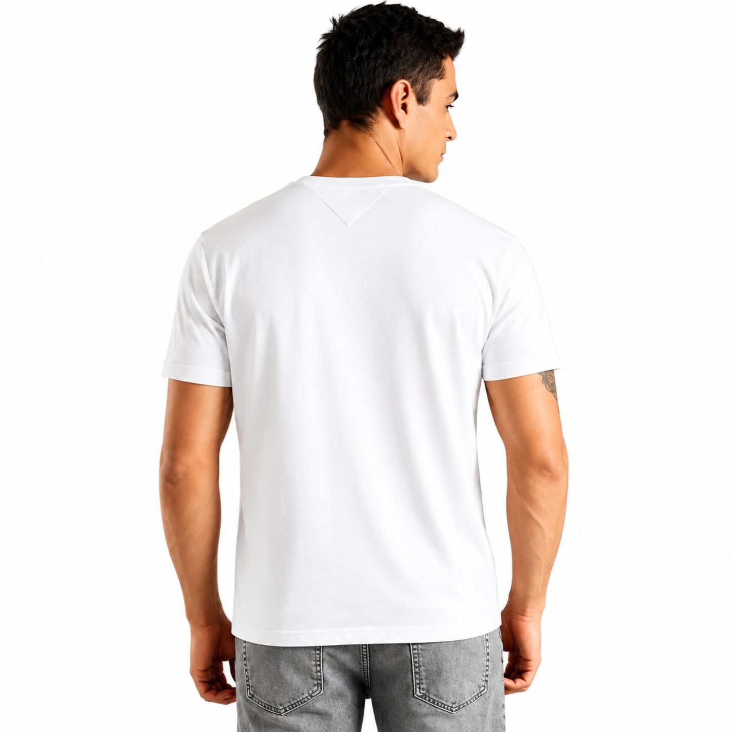 TOMMY HILFIGER Men Printed Crew Neck Pure Cotton T-Shirt - White