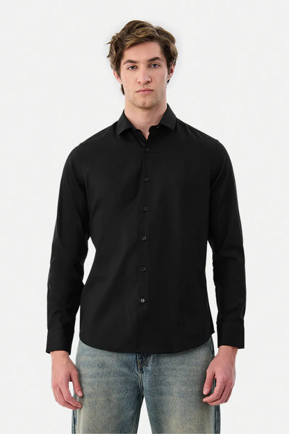 Snitch Men Black Slim Fit Solid Spread Collar Formal Shirt