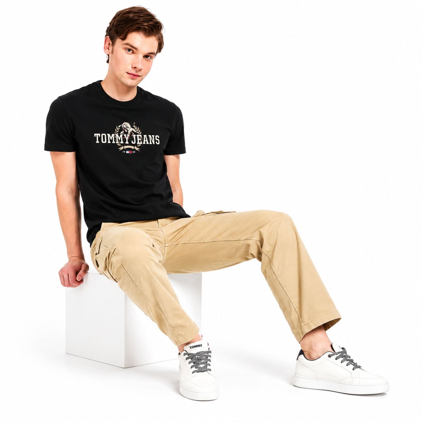 TOMMY HILFIGER Men Printed Round Neck Pure Cotton T-Shirt - Black