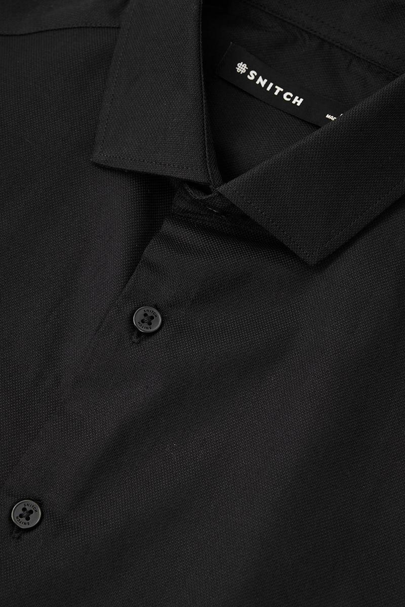 Snitch Men Black Slim Fit Solid Spread Collar Formal Shirt