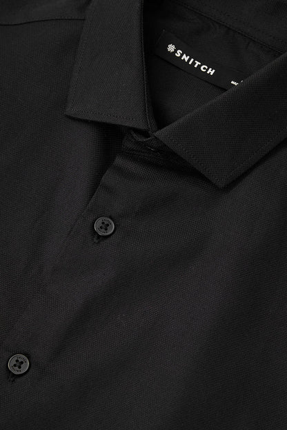 Snitch Men Black Slim Fit Solid Spread Collar Formal Shirt