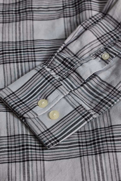 Snitch White Slim Fit Checkered Button Down Collar Casual Shirt
