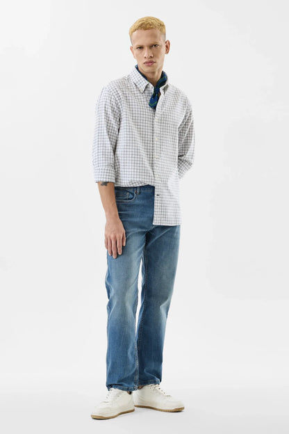 Snitch Men White Checkered Regular Fit Button Down Casual Shirt