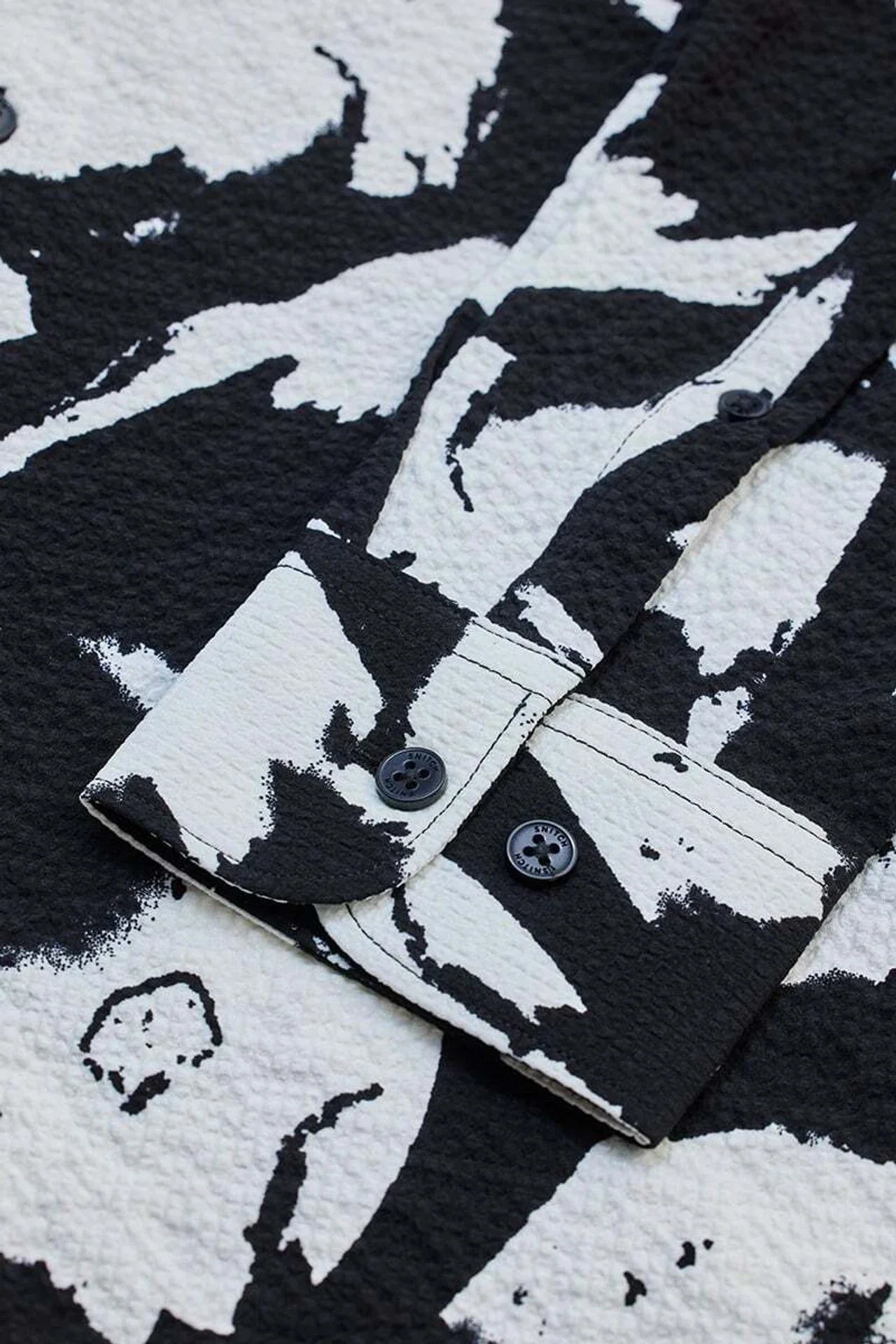 Snitch Black White Slim Fit Printed Spread Collar Shirt for Men