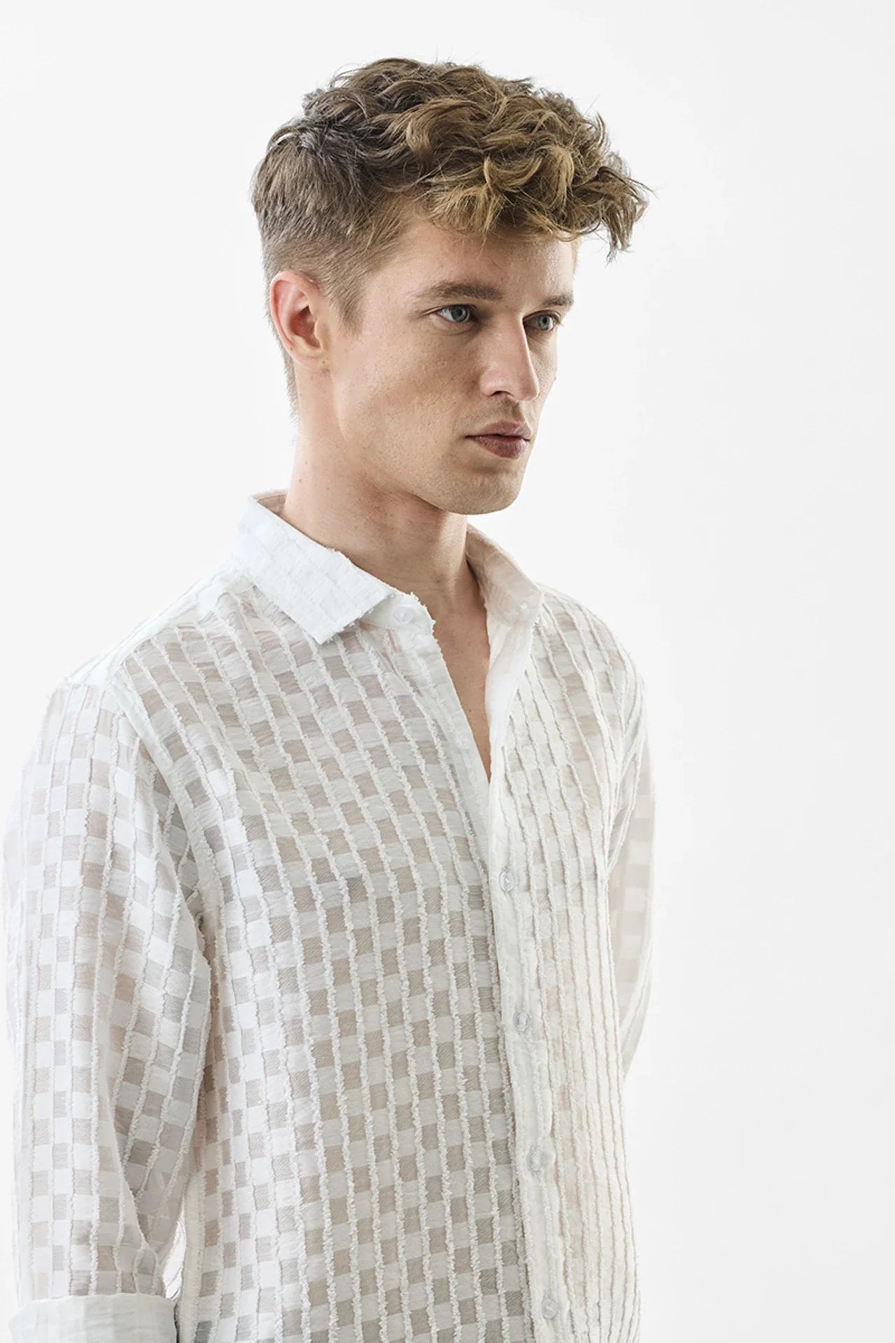Snitch White Slim Fit Textured Slim Collar Shirt for Men