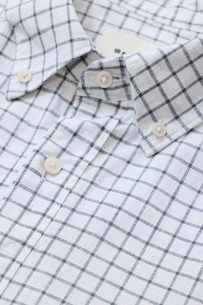 Snitch Men White Checkered Regular Fit Button Down Casual Shirt
