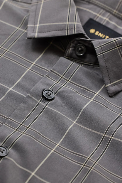 Snitch Grey Slim Fit Checkered Spread Collar Shirt for Men