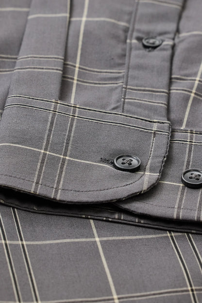 Snitch Grey Slim Fit Checkered Spread Collar Shirt for Men